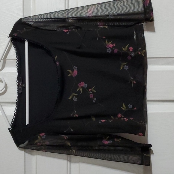NWOT BCBGMaxAzria Black Floral Mesh Lined Long Sleeve Crop Top Size Medi… - Picture 1 of 11